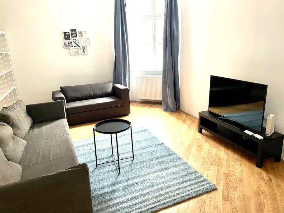 Brand New & Spacious Apartment In The City Centre Відень Екстер'єр фото